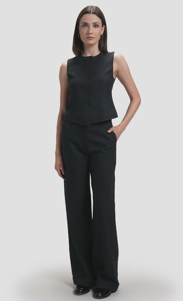 nawa-straight-trousers-navy-video.mp4